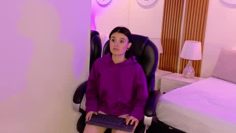 Snapshot of ashleyginger_ chatting on 10.16.25 Ashley  online show from 10.16.25