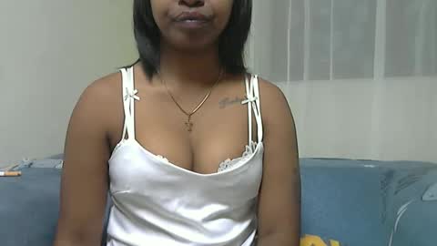 Snapshot of ashleyqueen_x chatting on 10.01.25 ashleyqueen X online show from 10.01.25