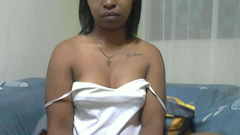 Snapshot of ashleyqueen_x chatting on 10.03.25 ashleyqueen X online show from 10.03.25