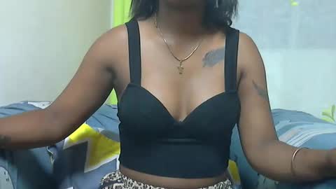 Snapshot of ashleyqueen_x chatting on 10.21.25 ashleyqueen X online show from 10.21.25