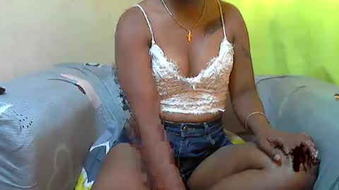 Snapshot of ashleyqueen_x chatting on 11.13.25 ashleyqueen X online show from 11.13.25