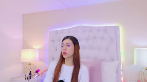 AshleyRoberh online show from 12.21.25