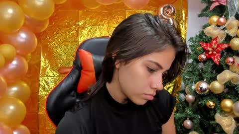 Snapshot of ashleytravis_ chatting on 01.02.25    online show from 01.02.25