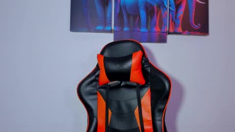 Snapshot of ashleytravis_ chatting on 01.14.25    online show from 01.14.25