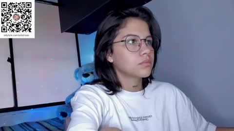 Snapshot of ashleytravis_ chatting on 02.03.25    online show from 02.03.25