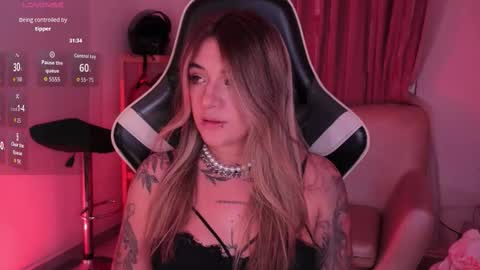 Ashley Lauren online show from 12.18.25