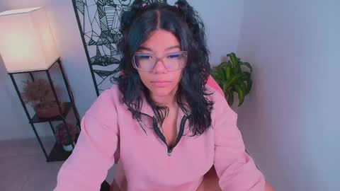 Snapshot of ashleyy18__ chatting on 06.08.26 Ashleyy18 online show from 06.08.26
