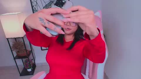 Snapshot of ashleyy18__ chatting on 06.20.26 Ashleyy18 online show from 06.20.26