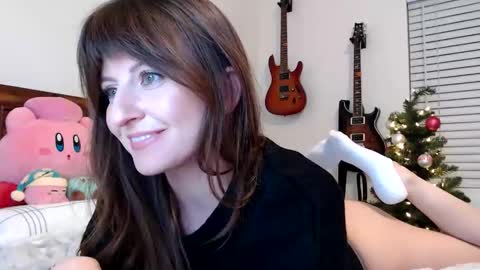 Ashley Love online show from 11.28.25