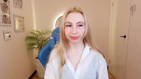 Victoria  online show from 05.13.26