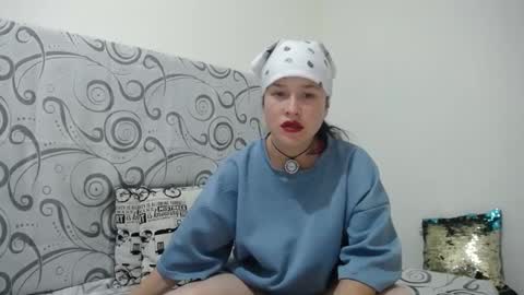 Snapshot of ashly_93 chatting on 12.18.24 engel online show from 12.18.24