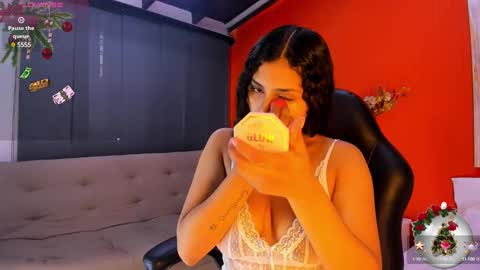Snapshot of ashly_collin9 chatting on 12.31.24 ashly online show from 12.31.24
