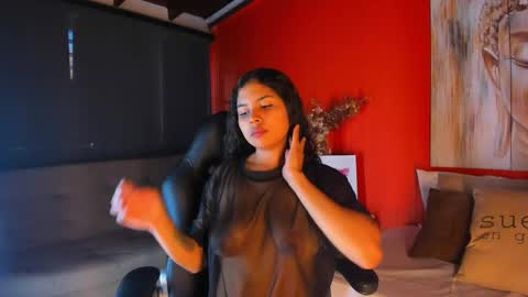 Snapshot of ashly_collin9 chatting on 01.14.25 ashly online show from 01.14.25