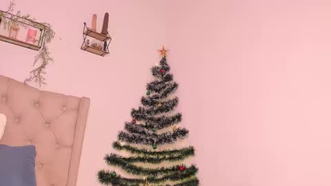 Snapshot of ashly_z chatting on 12.19.24 Ashly online show from 12.19.24