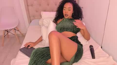 Snapshot of ashly_z chatting on 09.23.25 Ashly online show from 09.23.25