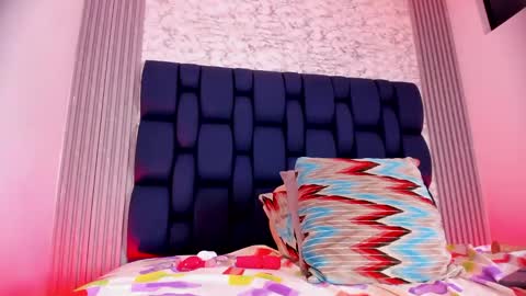 Snapshot of ashlybenison chatting on 12.16.24 ashlybenison online show from 12.16.24