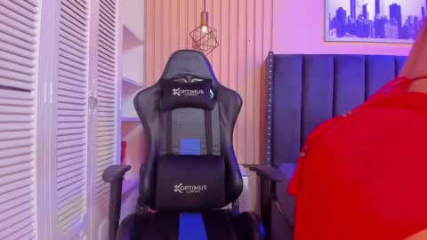 Snapshot of ashlye_miller_ chatting on 12.18.24 ashlye_miller_ online show from 12.18.24