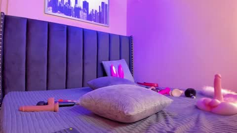 Snapshot of ashlye_miller_ chatting on 12.21.24 ashlye_miller_ online show from 12.21.24