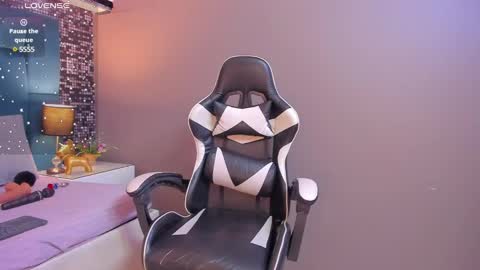 Snapshot of ashlye_miller_ chatting on 12.28.24 ashlye_miller_ online show from 12.28.24