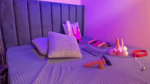 Snapshot of ashlye_miller_ chatting on 01.08.25 ashlye_miller_ online show from 01.08.25