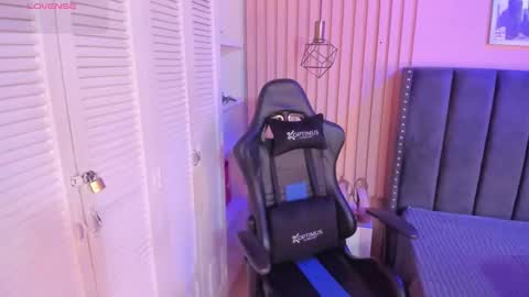 Snapshot of ashlye_miller_ chatting on 02.19.25 ashlye_miller_ online show from 02.19.25