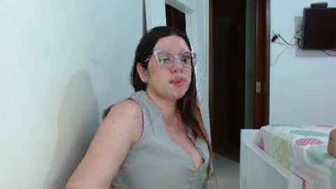 Snapshot of ashlymoon chatting on 05.15.26 AshlyMoon online show from 05.15.26