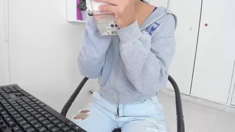 Camila online show from 01.29.25