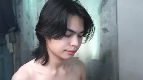 asian_babyboi online show from 09.10.25