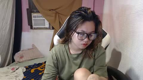 Snapshot of asian_honey69 chatting on 09.16.25 bb girl online show from 09.16.25