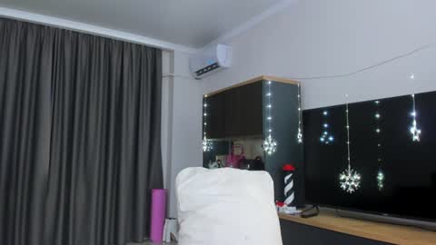 asian_loverpop online show from 07.12.26