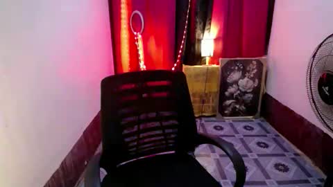 Snapshot of asian_pretty143 chatting on 10.21.25 asian_pretty143 online show from 10.21.25