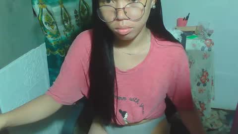 Snapshot of asian_rhean chatting on 01.03.25 Rhean online show from 01.03.25