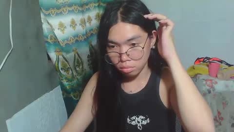 Snapshot of asian_rhean chatting on 01.11.25 Rhean online show from 01.11.25