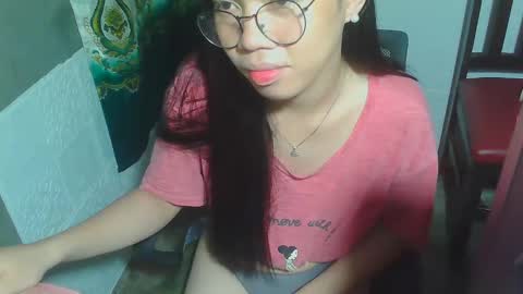 Snapshot of asian_rhean chatting on 02.01.25 Rhean online show from 02.01.25