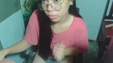 Snapshot of asian_rhean chatting on 02.01.25 Rhean online show from 02.01.25