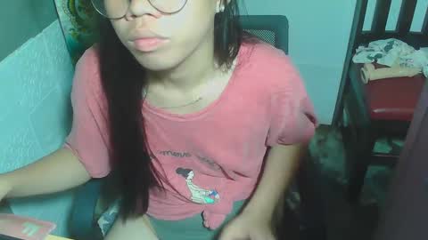Snapshot of asian_rhean chatting on 02.08.25 Rhean online show from 02.08.25