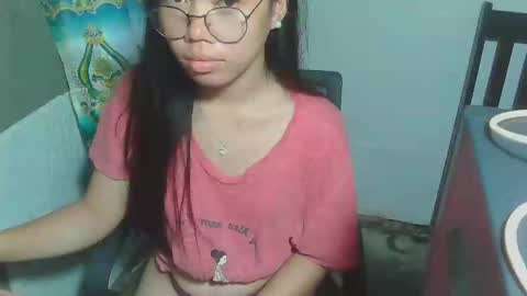 Snapshot of asian_rhean chatting on 02.19.25 Rhean online show from 02.19.25