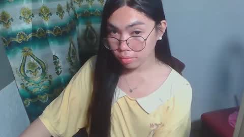 Snapshot of asian_rhean chatting on 02.20.25 Rhean online show from 02.20.25