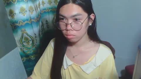 Snapshot of asian_rhean chatting on 02.21.25 Rhean online show from 02.21.25