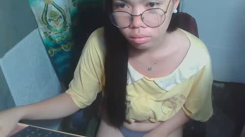 Snapshot of asian_rhean chatting on 02.22.25 Rhean online show from 02.22.25