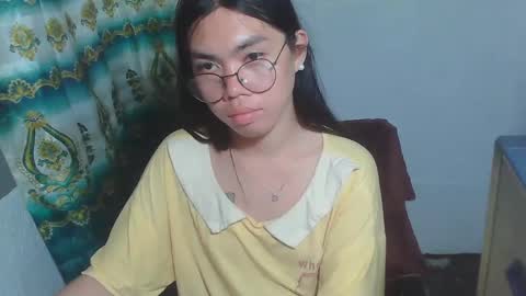 Snapshot of asian_rhean chatting on 02.22.25 Rhean online show from 02.22.25