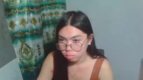 Snapshot of asian_rhean chatting on 02.23.25 Rhean online show from 02.23.25