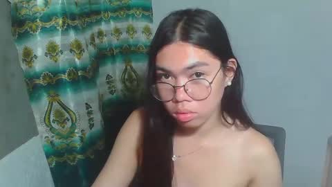 Snapshot of asian_rhean chatting on 02.23.25 Rhean online show from 02.23.25
