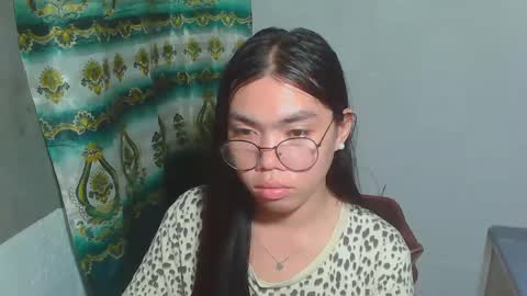 Snapshot of asian_rhean chatting on 02.25.25 Rhean online show from 02.25.25