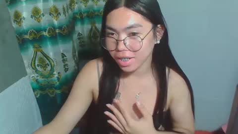 Snapshot of asian_rhean chatting on 02.27.25 Rhean online show from 02.27.25