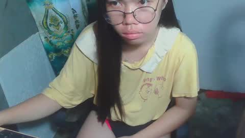 Snapshot of asian_rhean chatting on 03.07.25 Rhean online show from 03.07.25