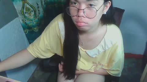 Snapshot of asian_rhean chatting on 03.12.25 Rhean online show from 03.12.25
