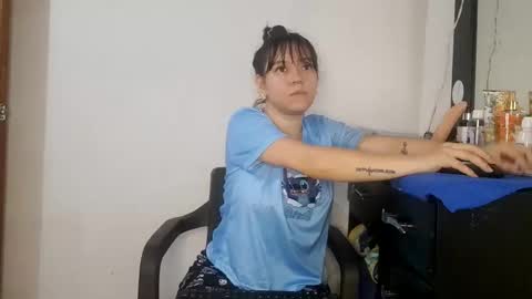Snapshot of asian_sweet_damara chatting on 10.14.25 Damara Roland online show from 10.14.25