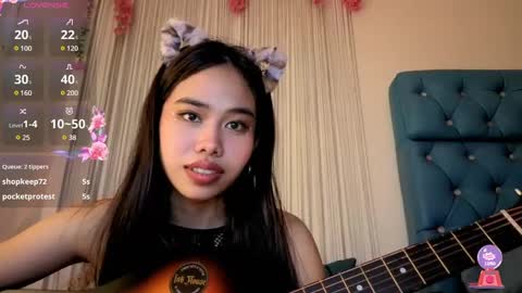 Snapshot of asianbabecandy chatting on 02.23.25 candy online show from 02.23.25