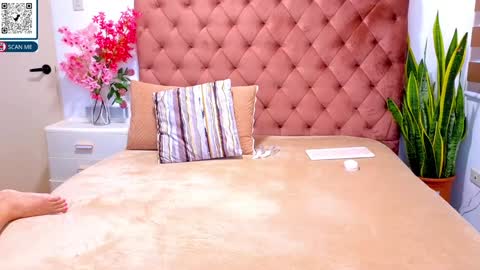 Dhimple online show from 09.26.25